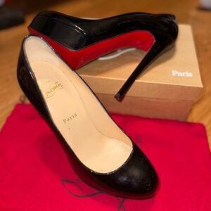 Christian Louboutin patent Bianca platform 5” sky high heel, 1” platform EU39.5